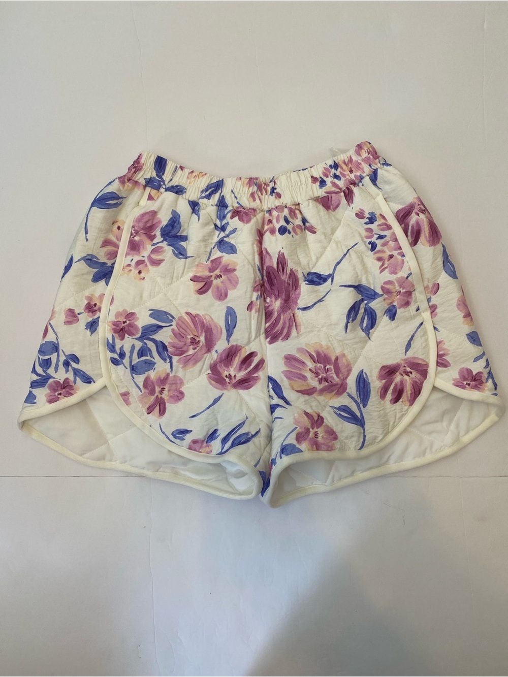 ILLA ILLA White Quilted Floral Athletic Shorts with Pink & Blue Blossoms